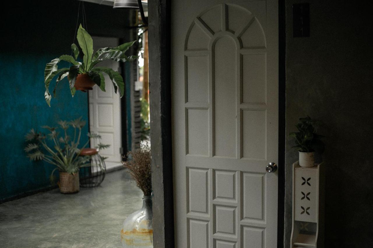 Baannokhook Home&Cafe 素叻他尼 外观 照片