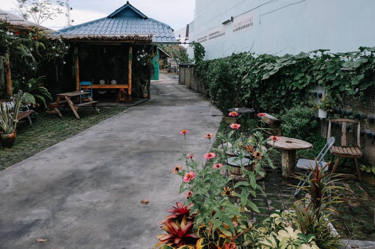 Baannokhook Home&Cafe 素叻他尼 外观 照片