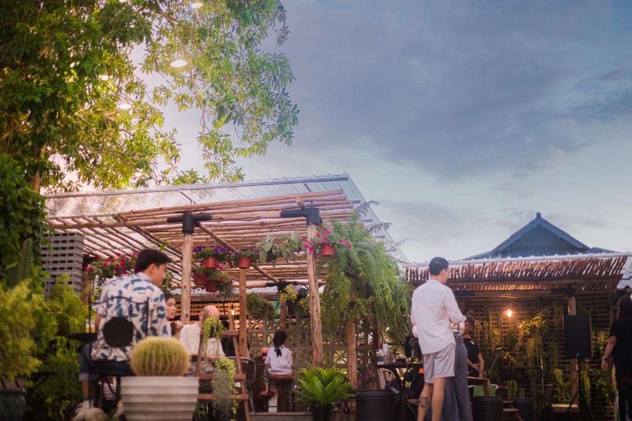 Baannokhook Home&Cafe 素叻他尼 外观 照片