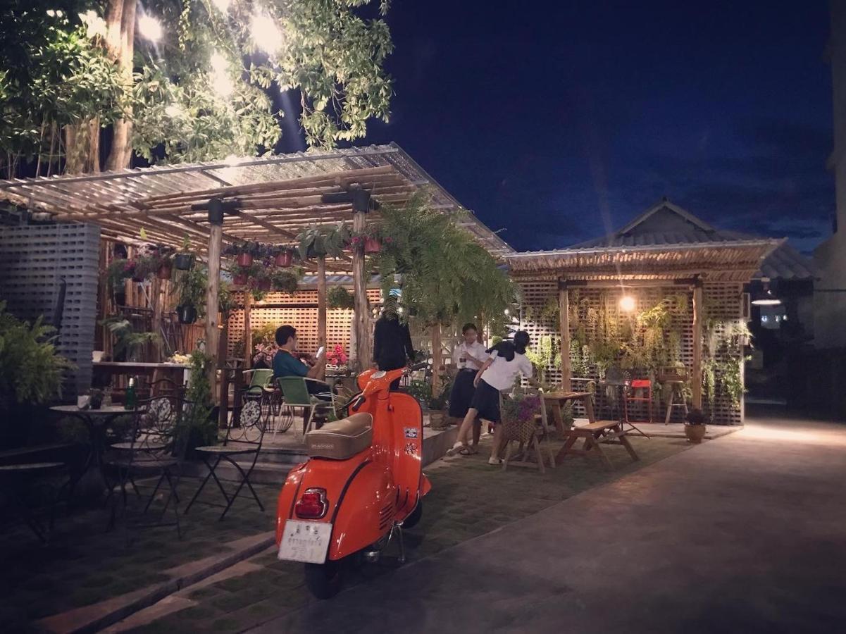Baannokhook Home&Cafe 素叻他尼 外观 照片